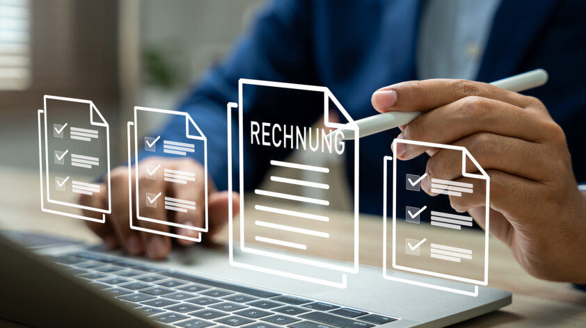 Doanh Nghiệp Tự Động Trích Xuất Dữ Liệu Từ Hóa Đơn Như Thế Nào?
